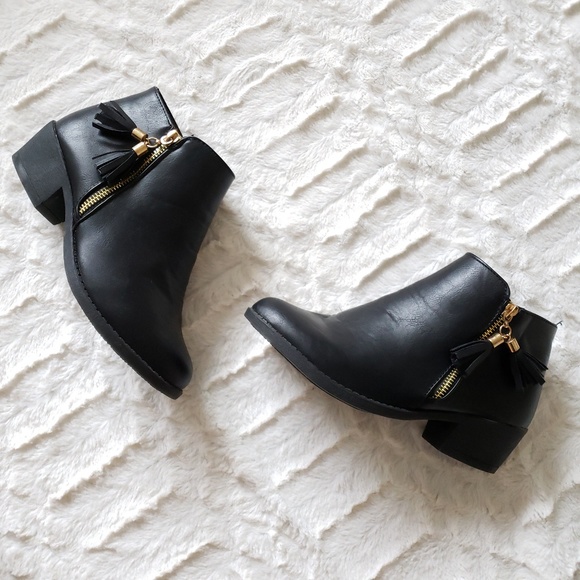 just be Shoes - Black Ankle Booties With Gold Tassels
